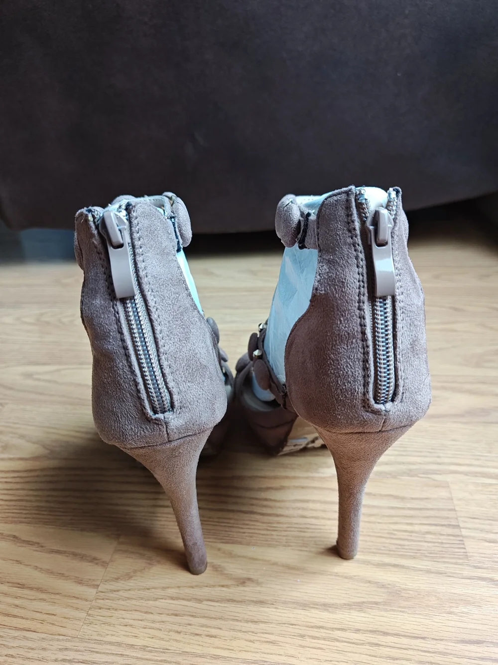Glaze taupe suede